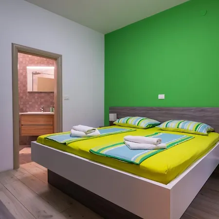 Vila Lealeana In Pula,istrien
