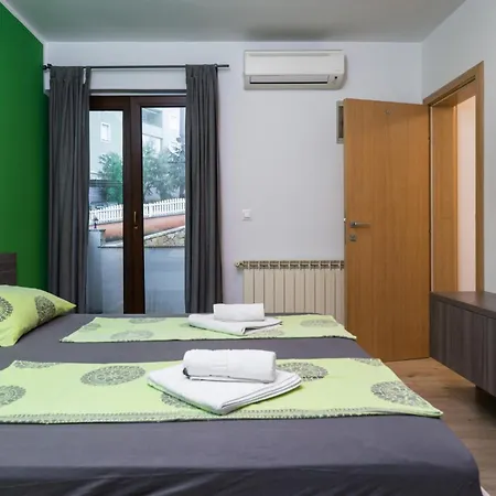 Villa Lealeana In Pula,istrien *