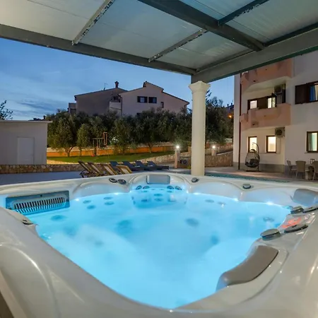 Villa Lealeana In Pula,istrien *