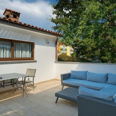Villa Lealeana In Pula,istrien *