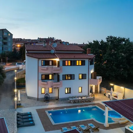Lealeana In Pula,istrien Villa